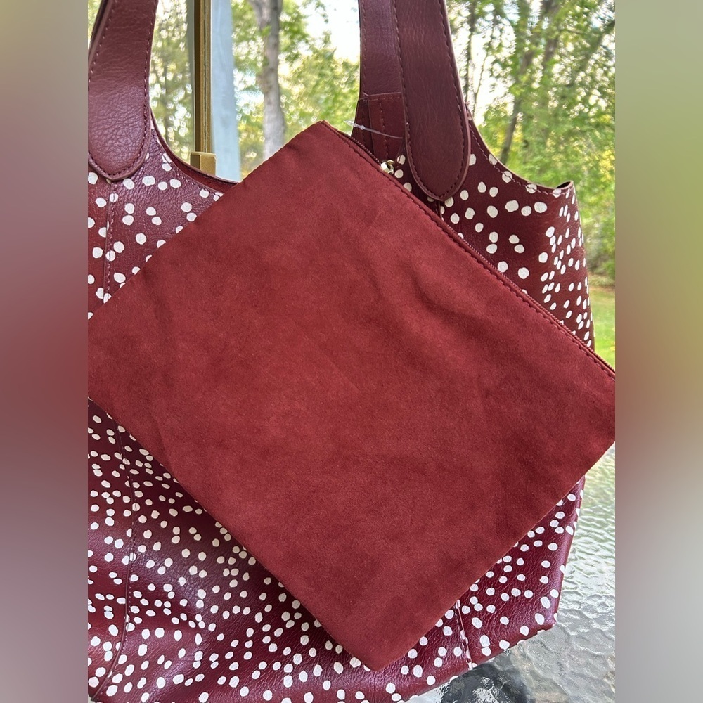☀️NWOT-No boundaries faux leather burgundy 2 pc set Tote Bag - Picture 3 of 8